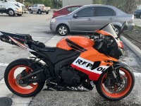 Mon expérience a été formidable. Le service client est excellent et toujours prêt à vous aider. J'ai acheté deux fois des carénages pour ma CBR et je n'ai eu aucun problème.